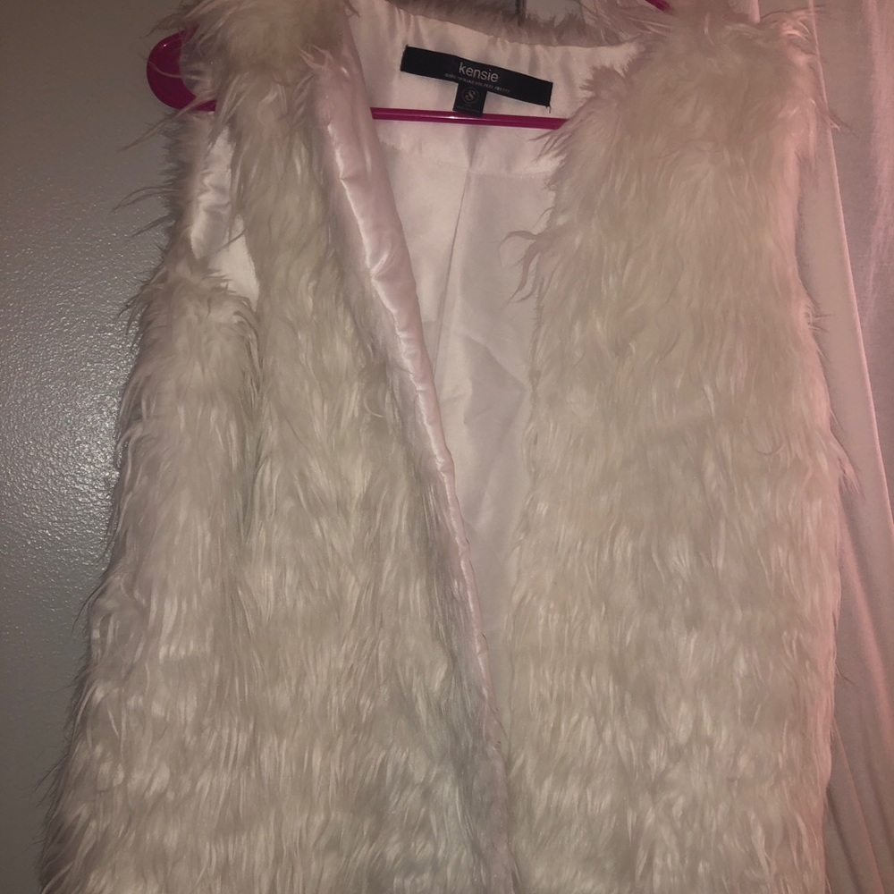 Kensie faux fur vest size small